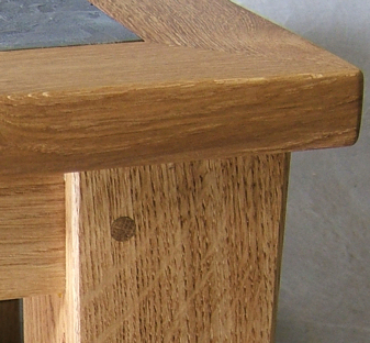 Oaktable showing wood pin joint