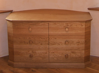 Oak Chest of Drawers